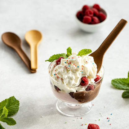 Eisbecher mit Essbarem Esslöffel